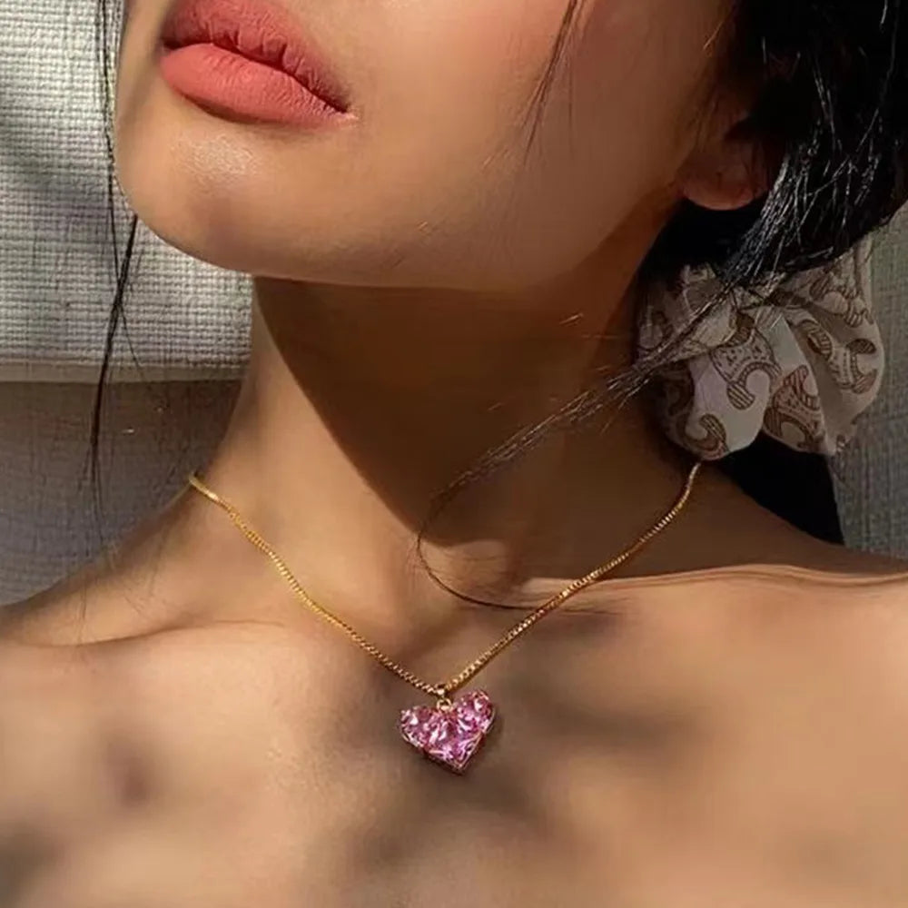 Celeste's Schitterende Roze Zirkonium Hartenketting