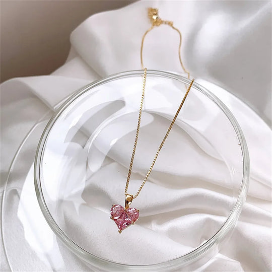 Celeste's Schitterende Roze Zirkonium Hartenketting