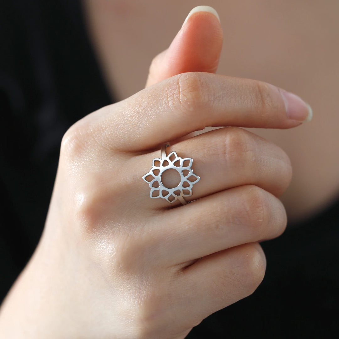 Pracht & Praal Grote Filigree Lotus Bloem Ring