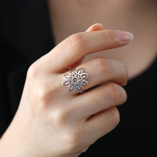 Pracht & Praal Grote Filigree Lotus Bloem Ring